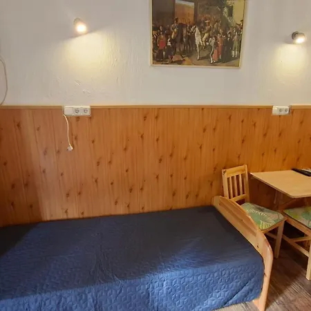 شقة Egri زاماردي