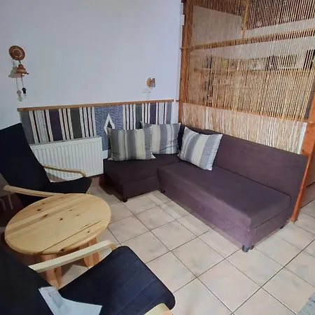 شقة Egri زاماردي