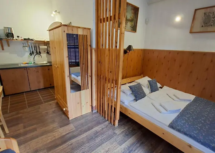 Egri Apartment *